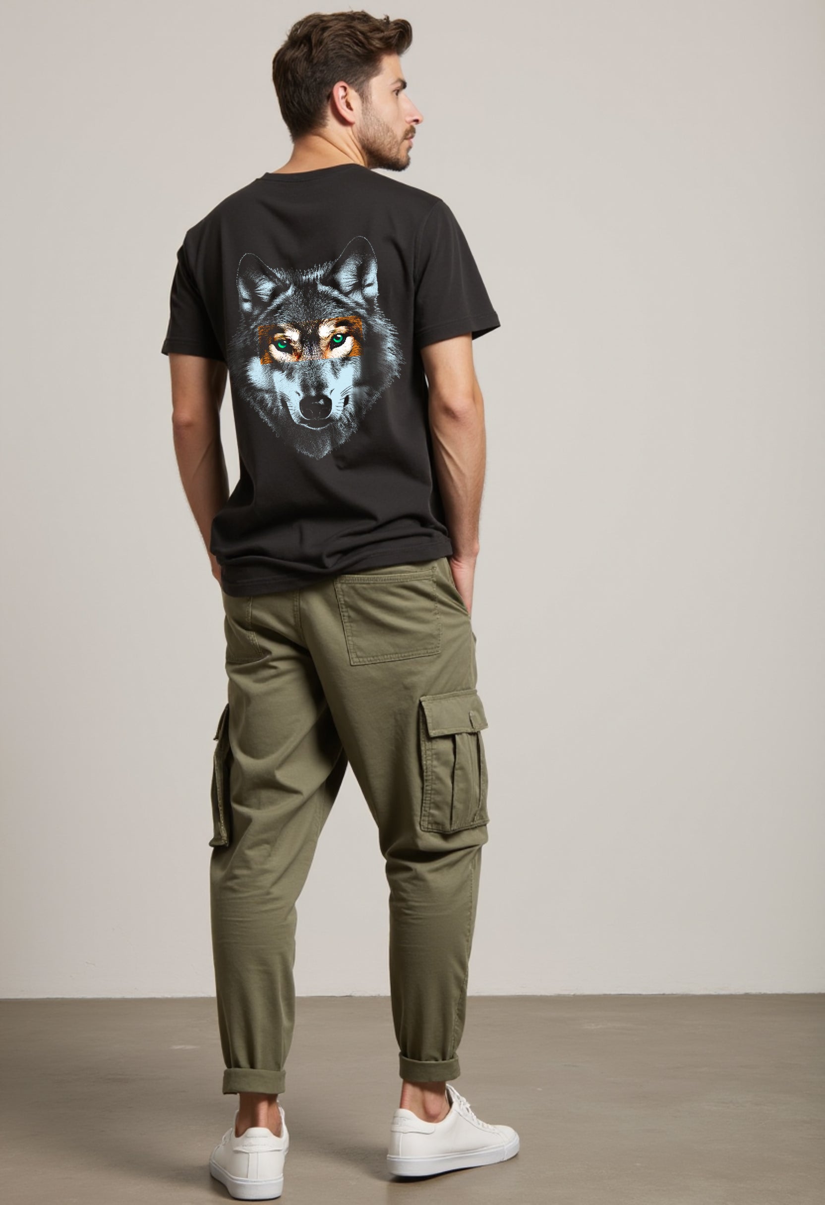 Fearless Wolf Graphic Tee, Unisex Oversized T-Shirt, Gift for Nature Lovers