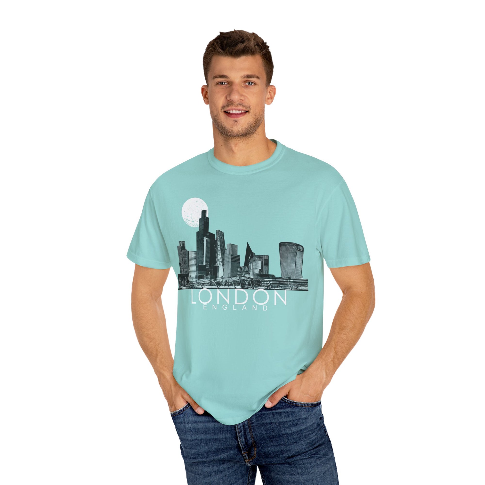 London Urban Skyline Graphic Tee - Cool Cityscape Design, Modern Edgy Style