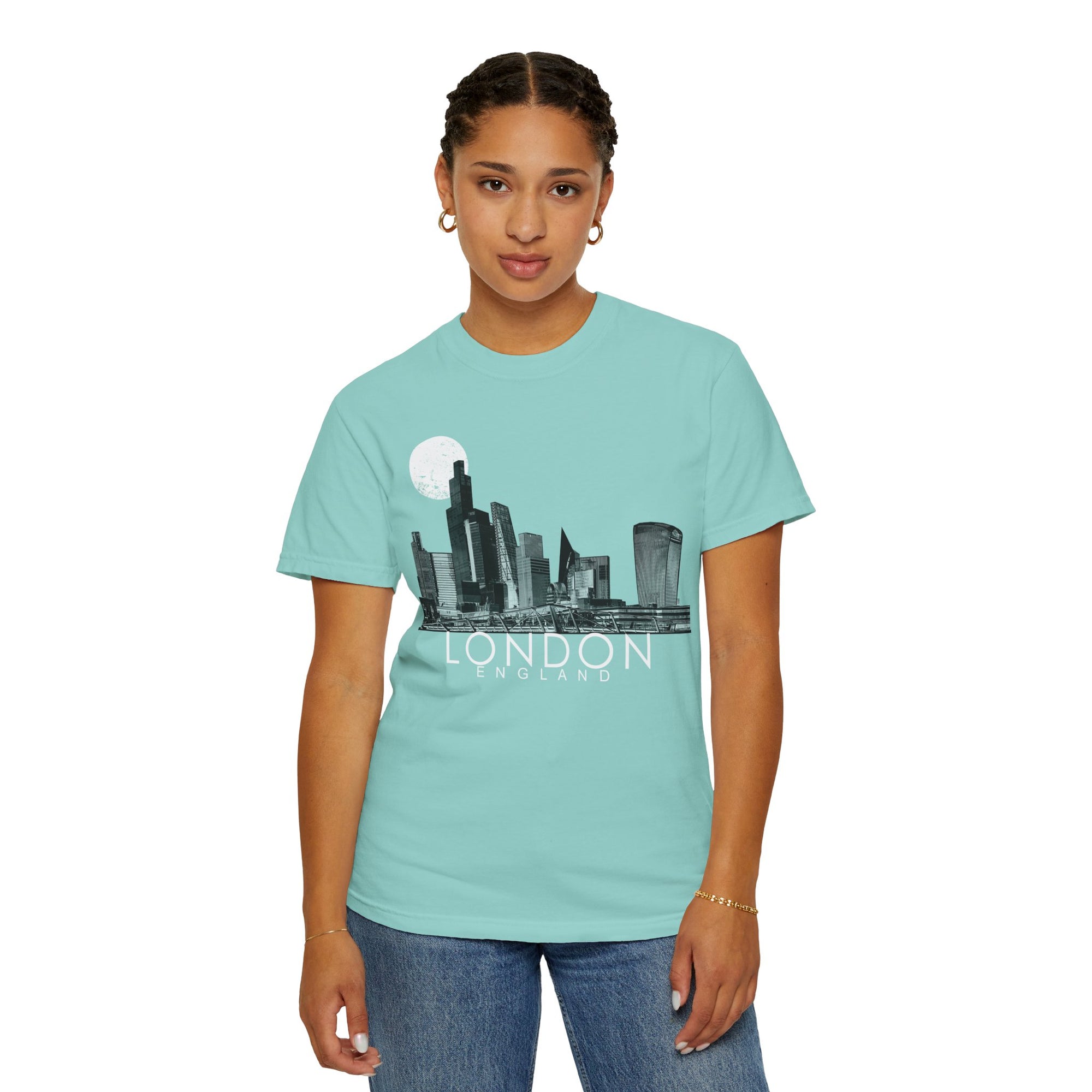 London Urban Skyline Graphic Tee - Cool Cityscape Design, Modern Edgy Style